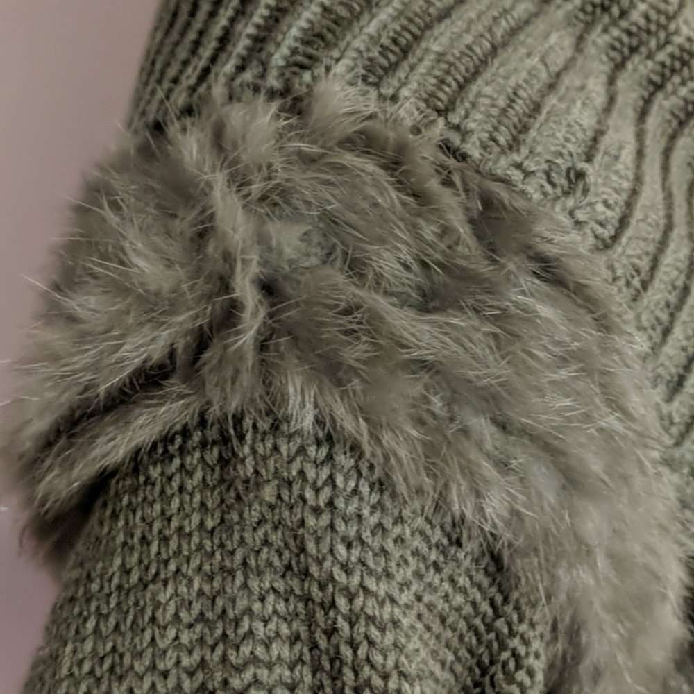 Sweater/Jacket - Picture 3 of 6